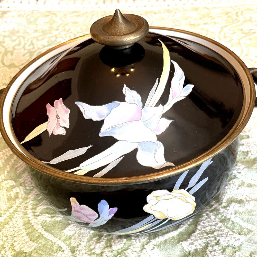 Mikasa Black Floral Pot & Lid Dutch Oven Brass Handles Enamelware Grande Chef